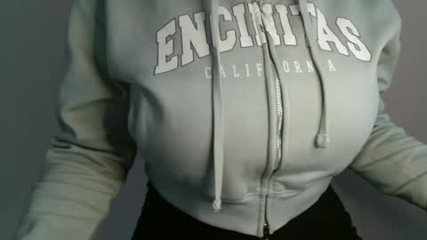 Bella online show from March 10, 2026, 1:16 pm