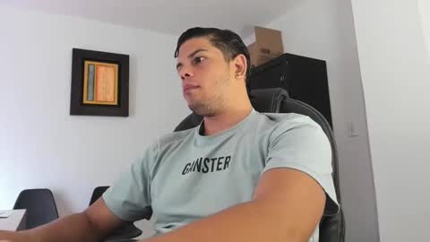 Snapshot of anndyhardy11 chatting on December 23, 2024, 12:30 pm Anndy Hardy online show from December 23, 2024, 12:30 pm