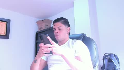 Snapshot of anndyhardy11 chatting on January 5, 2025, 1:58 pm Anndy Hardy online show from January 5, 2025, 1:58 pm