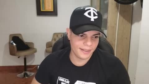 Snapshot of anndyhardy11 chatting on October 22, 2025, 9:47 pm Anndy Hardy online show from October 22, 2025, 9:47 pm