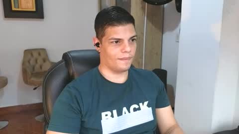 Snapshot of anndyhardy11 chatting on November 4, 2025, 9:25 pm Anndy Hardy online show from November 4, 2025, 9:25 pm