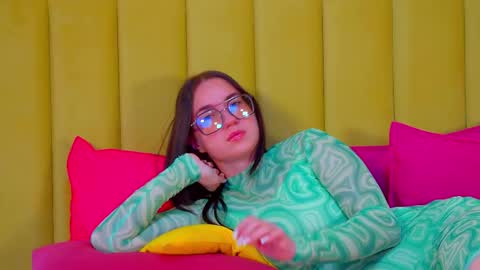 Anne online show from October 22, 2025, 6:57 am