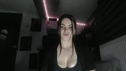 annebellee69 online show from October 7, 2025, 8:39 pm
