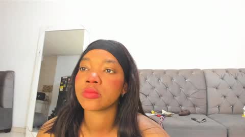 Snapshot of annebullocks chatting on January 28, 2025, 11:49 am Annie online show from January 28, 2025, 11:49 am