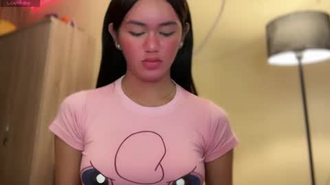 Snapshot of annedee_ chatting on December 6, 2024, 9:35 pm Kim online show from December 6, 2024, 9:35 pm