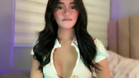 Snapshot of annedee_ chatting on November 17, 2025, 4:13 pm Kim online show from November 17, 2025, 4:13 pm