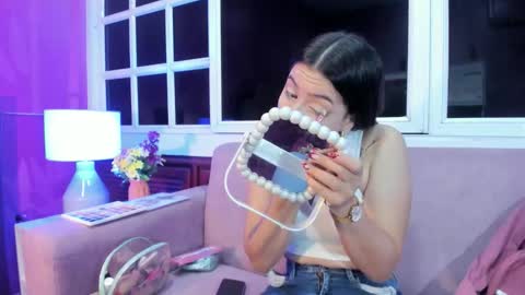 Anne online show from November 23, 2025, 3:06 am