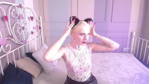 Snapshot of annetenet chatting on February 9, 2025, 10:20 am Annet online show from February 9, 2025, 10:20 am