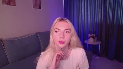 Snapshot of annetenet chatting on September 19, 2025, 9:22 am Annet online show from September 19, 2025, 9:22 am