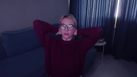 Snapshot of annetenet chatting on October 3, 2025, 9:17 am Annet online show from October 3, 2025, 9:17 am