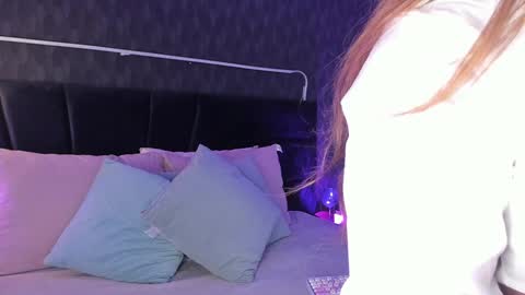 Snapshot of anneth__m chatting on January 14, 2025, 7:43 pm Anneth online show from January 14, 2025, 7:43 pm