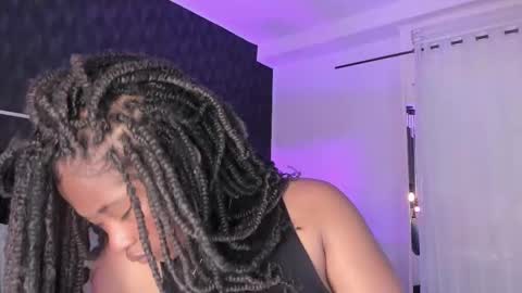 Snapshot of anneth__m chatting on February 21, 2025, 7:43 pm Anneth online show from February 21, 2025, 7:43 pm