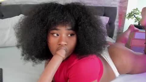 Snapshot of anneth__m chatting on September 9, 2025, 9:03 pm Anneth online show from September 9, 2025, 9:03 pm