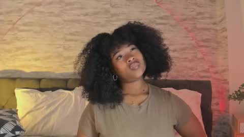 Snapshot of anneth__m chatting on September 15, 2025, 7:36 pm Anneth online show from September 15, 2025, 7:36 pm