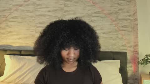 Snapshot of anneth__m chatting on September 17, 2025, 7:37 pm Anneth online show from September 17, 2025, 7:37 pm