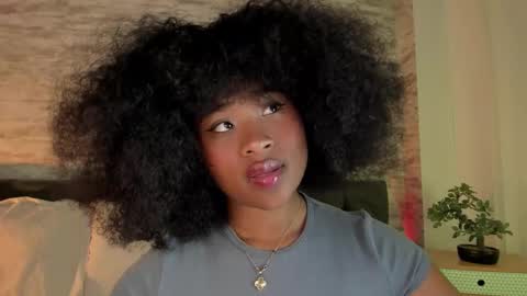 Snapshot of anneth__m chatting on September 23, 2025, 7:50 pm Anneth online show from September 23, 2025, 7:50 pm