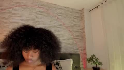 Snapshot of anneth__m chatting on October 1, 2025, 8:04 pm Anneth online show from October 1, 2025, 8:04 pm