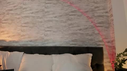 Snapshot of anneth__m chatting on October 15, 2025, 7:47 pm Anneth online show from October 15, 2025, 7:47 pm