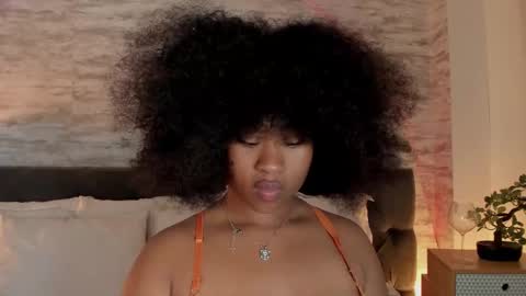 Snapshot of anneth__m chatting on October 21, 2025, 7:47 pm Anneth online show from October 21, 2025, 7:47 pm