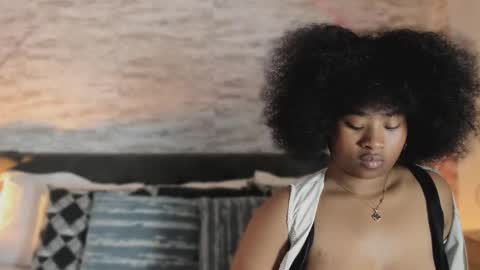 Snapshot of anneth__m chatting on November 4, 2025, 7:35 pm Anneth online show from November 4, 2025, 7:35 pm