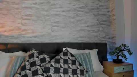 Snapshot of anneth__m chatting on December 3, 2025, 7:45 pm Anneth online show from December 3, 2025, 7:45 pm