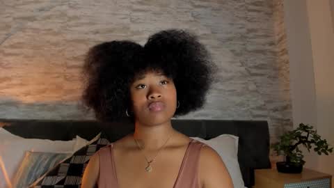 Snapshot of anneth__m chatting on December 4, 2025, 7:44 pm Anneth online show from December 4, 2025, 7:44 pm