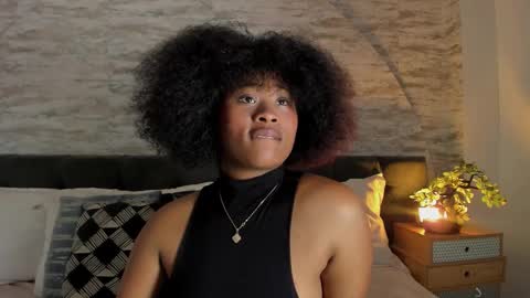 Snapshot of anneth__m chatting on December 5, 2025, 7:43 pm Anneth online show from December 5, 2025, 7:43 pm