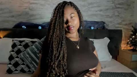 Snapshot of anneth__m chatting on December 18, 2025, 7:53 pm Anneth online show from December 18, 2025, 7:53 pm