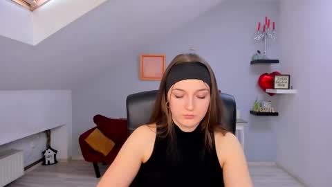 annewilsonn online show from March 20, 2026, 12:54 pm