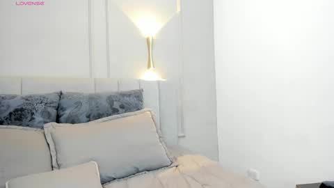 annie_20_ online show from January 19, 2026, 12:09 pm