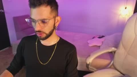 Snapshot of annie_and_ryan chatting on December 18, 2025, 4:29 am Annie And Ryan online show from December 18, 2025, 4:29 am