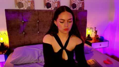 Annie Bonnie   online show from April 15, 2026, 11:39 am