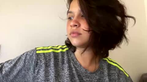 Annie  online show from December 30, 2024, 7:21 pm