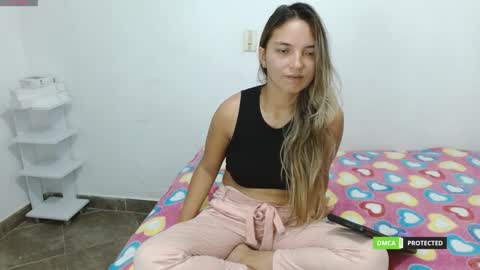 Snapshot of annie_che77y chatting on December 27, 2024, 10:12 am annie cherry independent model online show from December 27, 2024, 10:12 am