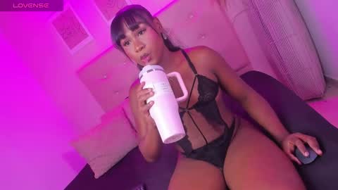 annie_dolce_ online show from March 2, 2026, 11:11 pm