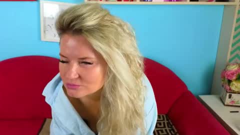 Annie online show from December 16, 2025, 5:34 am