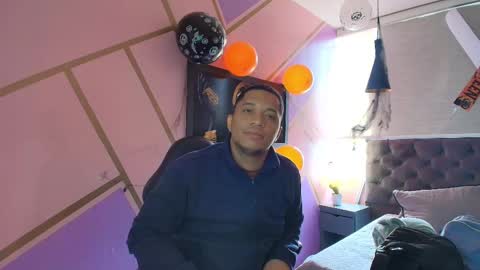 Snapshot of annie_lii chatting on October 25, 2025, 12:34 pm Annie lii online show from October 25, 2025, 12:34 pm