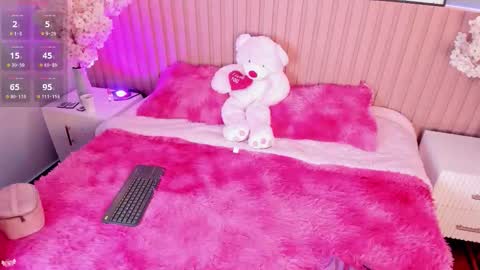   online show from October 9, 2025, 12:03 pm