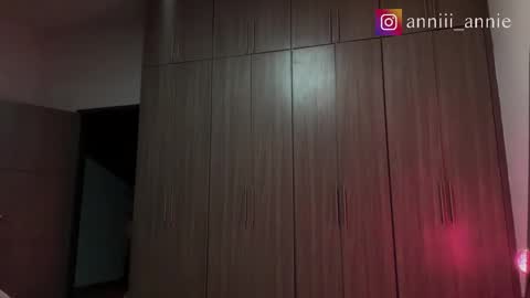 JEANNE no olvides seguirme dont forget follow me  uu online show from December 16, 2025, 11:32 pm