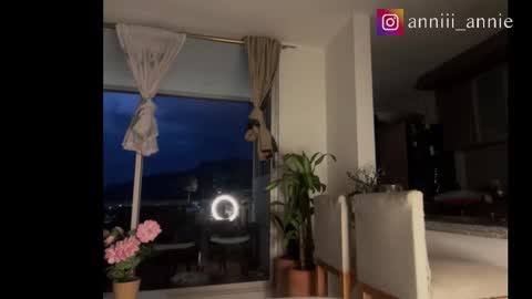 JEANNE no olvides seguirme dont forget follow me  uu online show from December 18, 2025, 11:11 pm