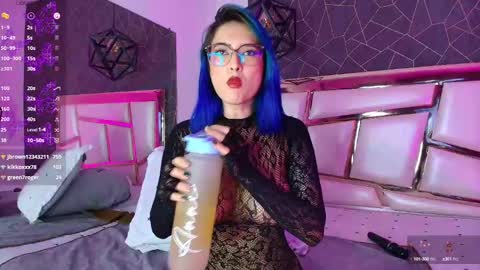 Annie  online show from March 10, 2025, 3:52 pm