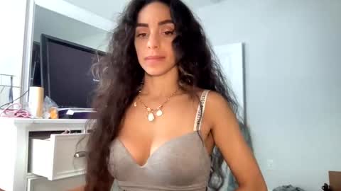 annie_xxx111 online show from September 28, 2025, 4:34 pm