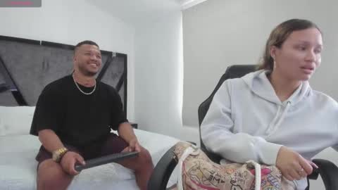 Annie and Stefan online show from November 1, 2025, 3:14 pm