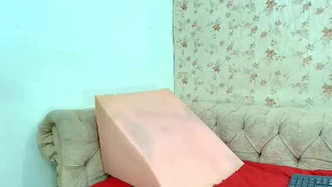 annie online show from September 10, 2025, 3:06 am