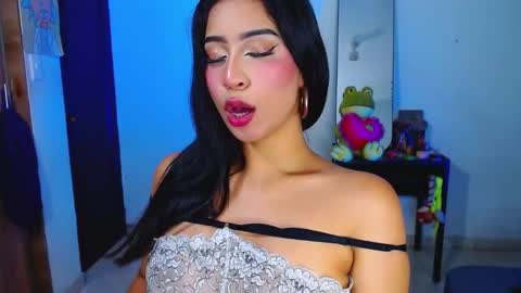 Snapshot of annieblu3 chatting on November 15, 2025, 11:10 pm AnnieBlu3 online show from November 15, 2025, 11:10 pm