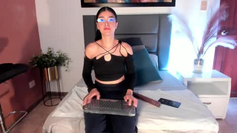 Annie Bluee online show from May 5, 2026, 11:51 am