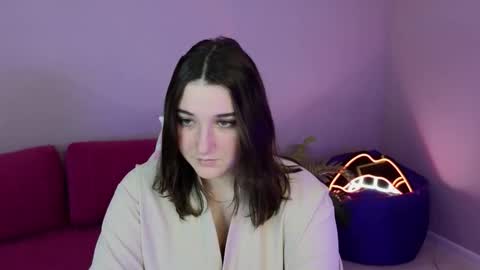 Annie online show from October 16, 2025, 7:31 am