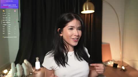 anniehillofficial_ online show from January 11, 2026, 6:13 pm