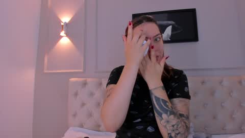 Annie online show from December 27, 2024, 11:17 am