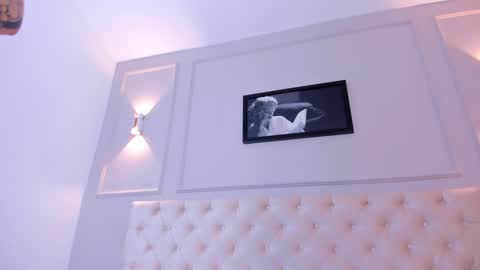 Annie online show from December 28, 2024, 12:13 pm